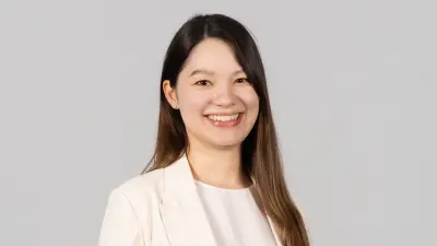 飯山（シーブラー）美子 (Miko Iiyama Schiebler)