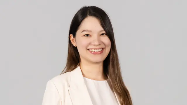 飯山（シーブラー）美子 (Miko Iiyama Schiebler)