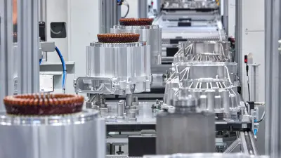 より効率的な走行、より迅速な充電 ボッシュは電気自動車向け800V技術の生産を開始
