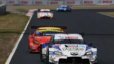 国内最高峰の自動車レース 『SUPER GT』とは：2つのクラスが混走