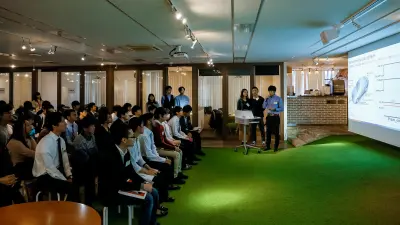 毎年11月には、グローバルインターンシップの最終報告会が行われる。学生たちの成長を実感できる機会になっている。
