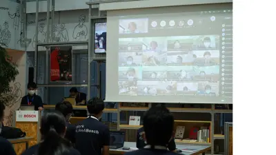 各チームのフィードバックをベトナムと日本のメンターから発表 