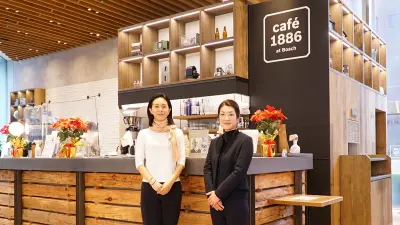 左から今回のインタビューに参加した社員Sと社員T （場所：café 1886 at Bosch） 